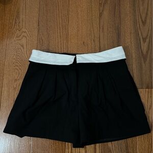 Aritzia Babaton foldover shorts